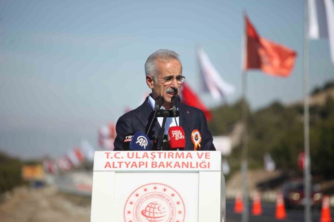Bakan Uraloğlu: "Yeni bir eser kazandırmanın gururunu yaşıyoruz"