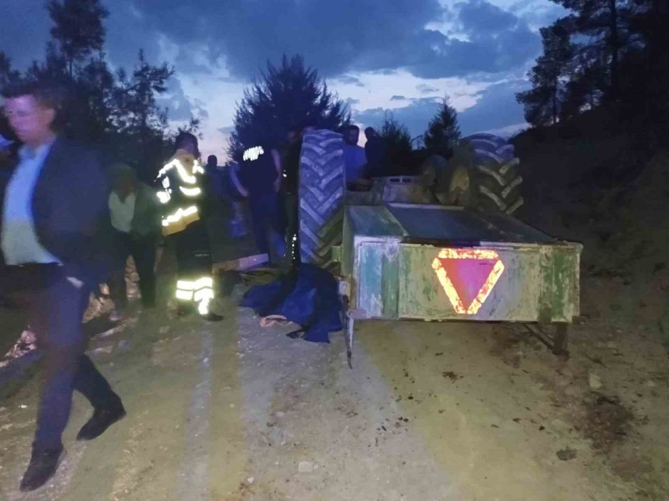 Burdur’da traktör devrildi: 1 ölü, 1 yaralı