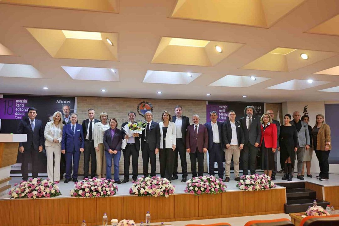 Mersin Kenti Edebiyat Ödülü Ahmet Ümit’in
