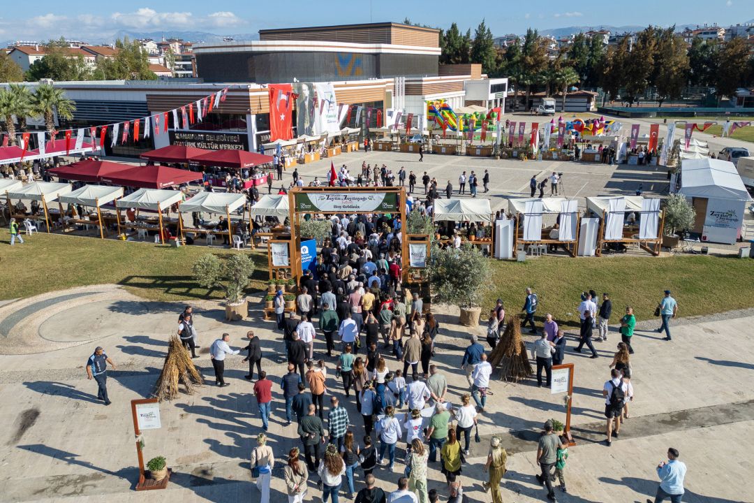 Zeytin ve Zeytinyağı Festivali kortejle başladı