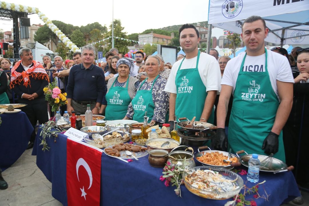 Uluslararası Milas Zeytin Hasat Şenliği renkli görüntülere sahne oldu