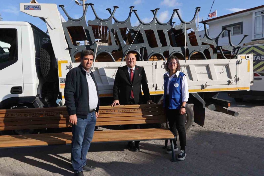 Muğla Büyükşehir’den Yatağan’a yeni oyun alanları ve bank desteği