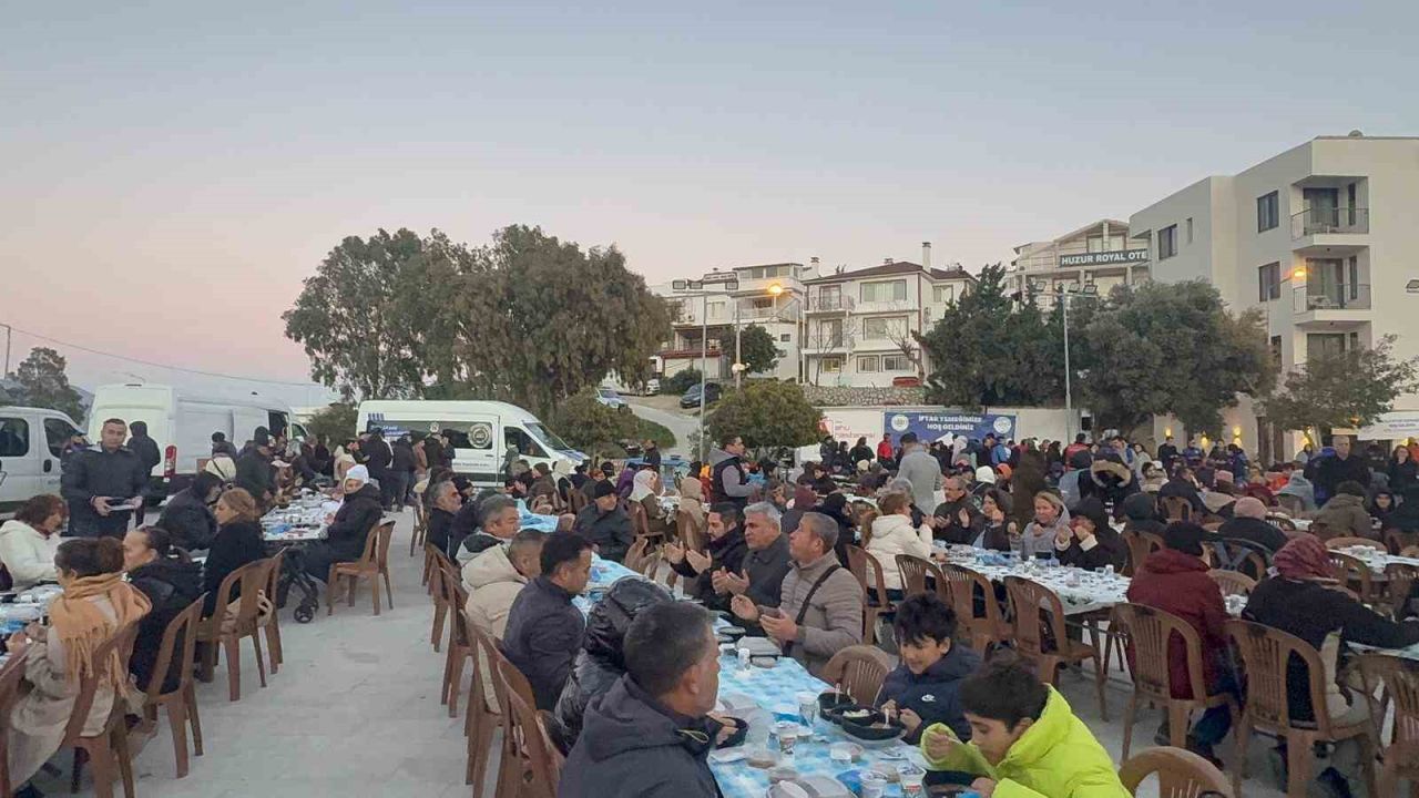 Datça’da 600 kişilik iftar sofrası kuruldu
