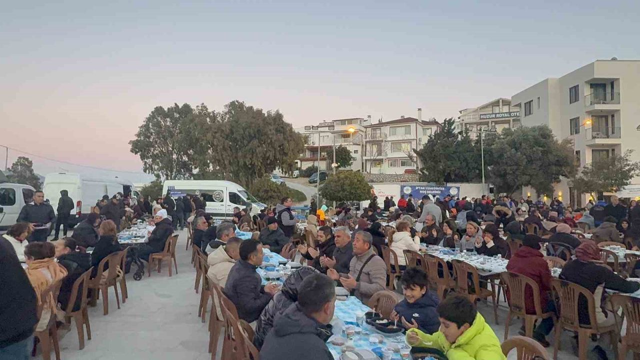 Datça’da 600 kişilik iftar sofrası kuruldu