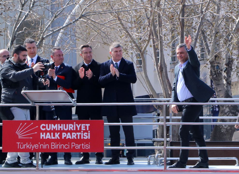 Özgür Özel: İran'ı kurtarmak ne Trump'a ne de eli kanlı Netanyahu'ya düşmüştür