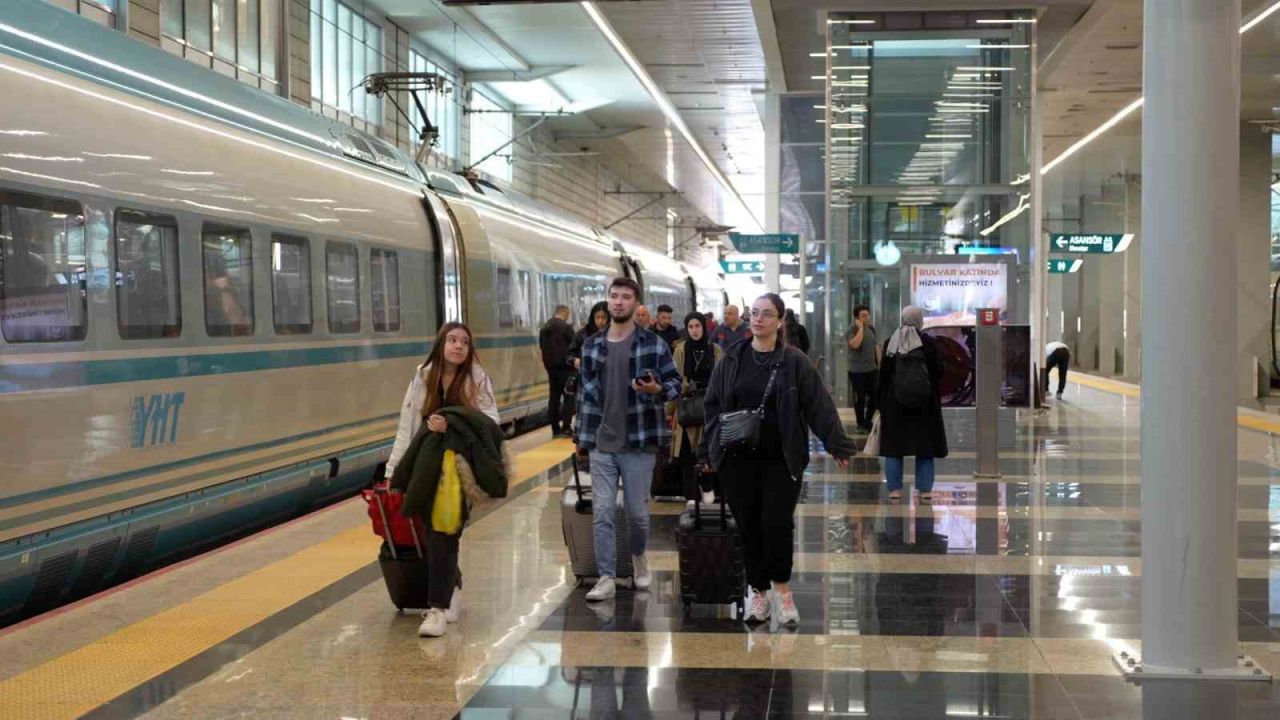 17 yılda 110 milyon yolcu YHT ile seyahat etti
