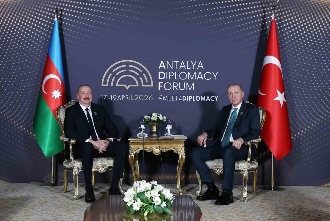 Cumhurbaşkanı Erdoğan, Azerbaycan Cumhurbaşkanı Aliyev ile bir araya geldi