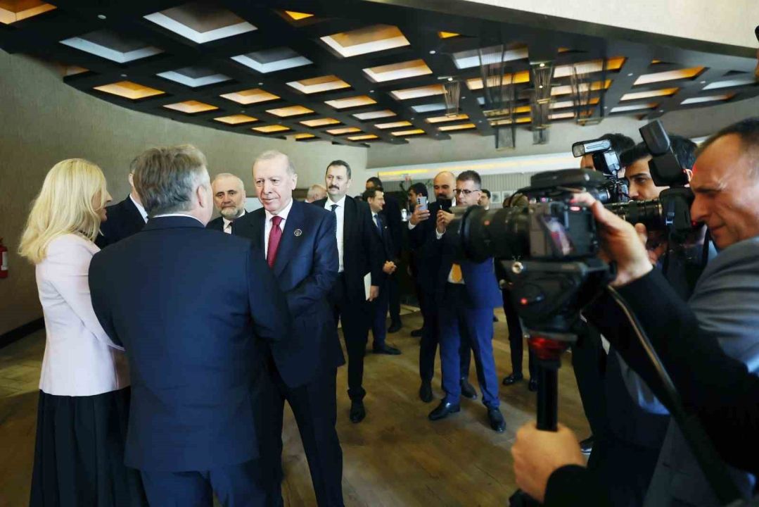 Cumhurbaşkanı Erdoğan Bosna Hersek Devlet Başkanlığı Konseyi üyeleriyle bir araya geldi