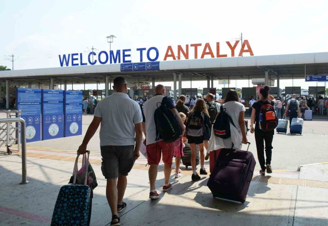Savaşın gölgesinde turizm! Antalya’da dikkat çeken tablo