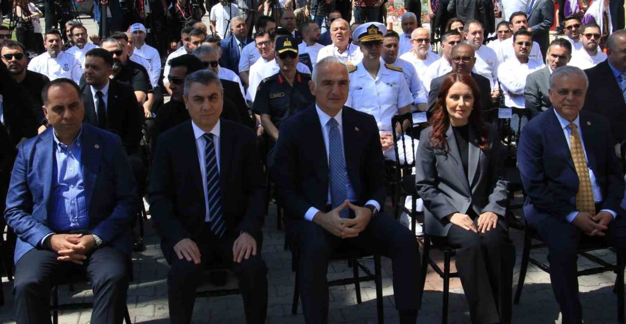 Bakan Ersoy: "Mersin, yaşayan bir kültür hazinesidir"