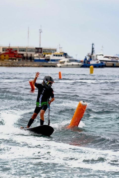 Bodrum’da su jeti, flyboard ve motosurf yarışları nefes kesti