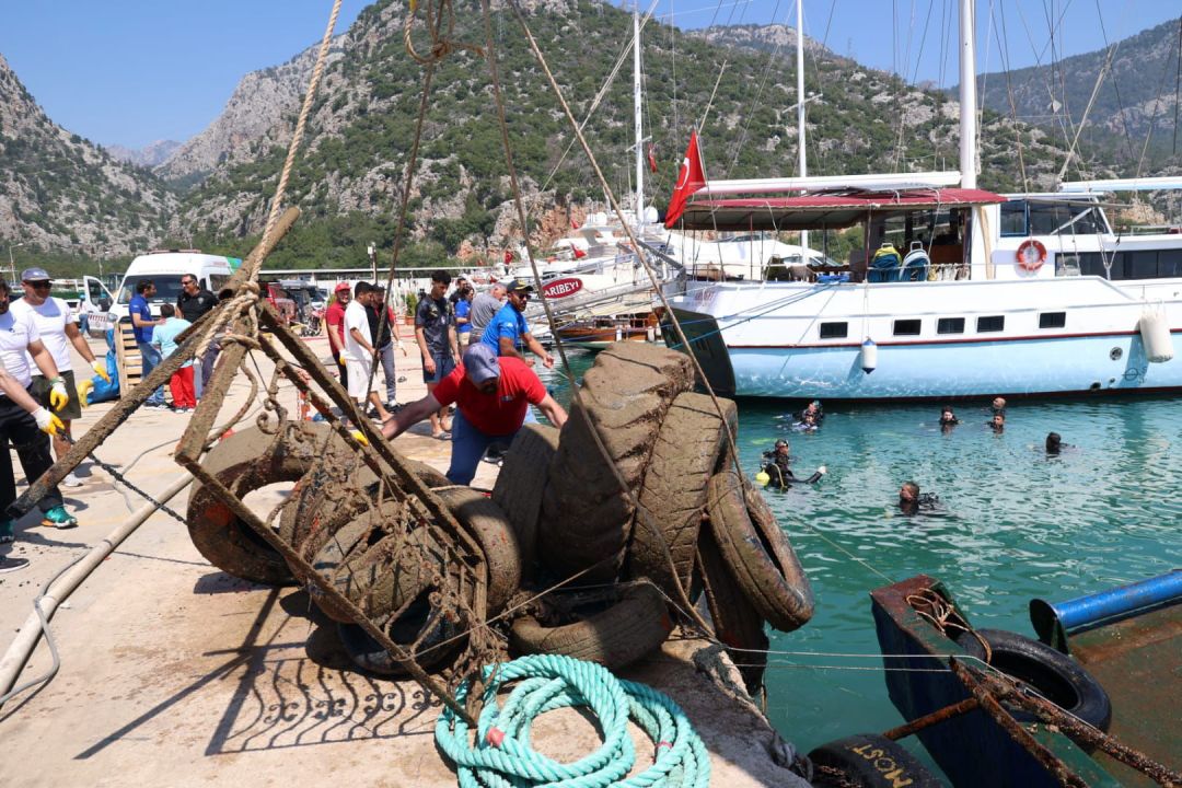 Antalya'da denizden neler neler çıktı!