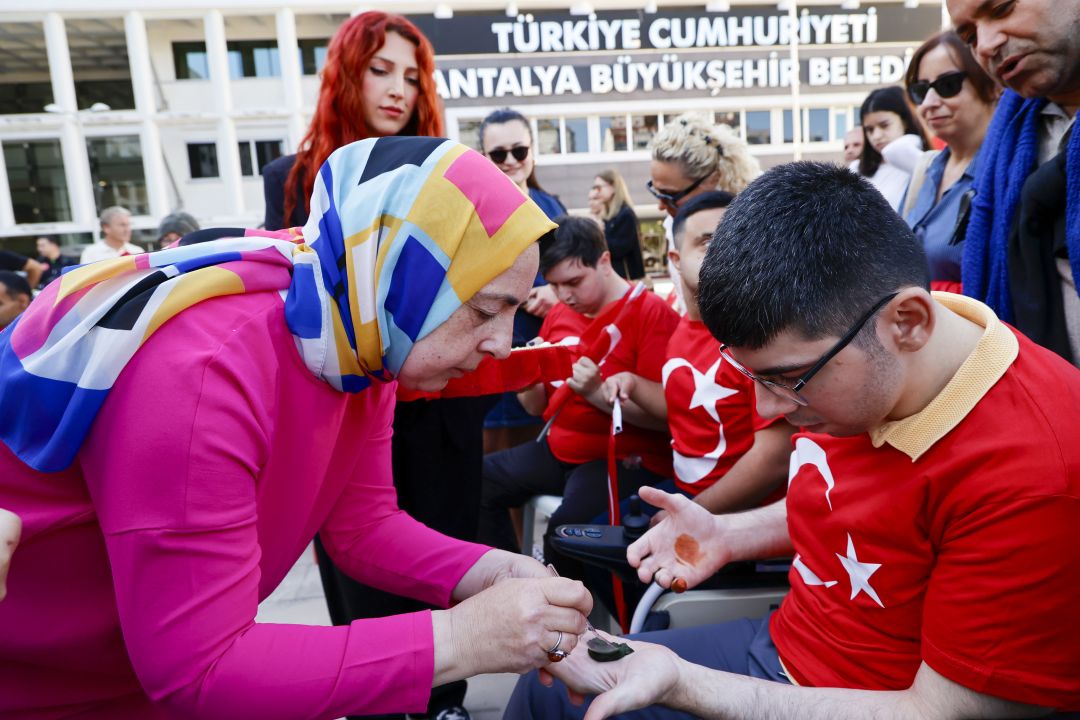 Özel bireyler 1 günlüğüne asker oldu
