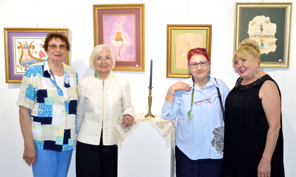 15 yıllık sanat serüvenini beğeniye sundu