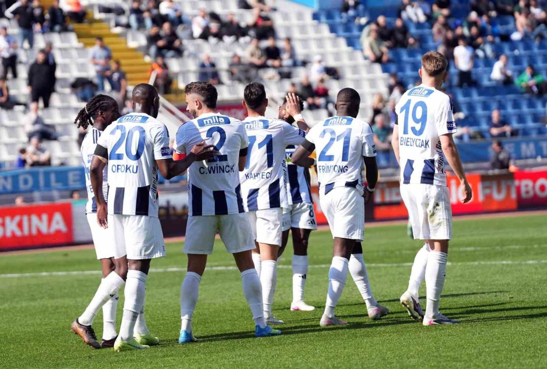 Süper Lig’e veda edecek son takım yarın belli olacak