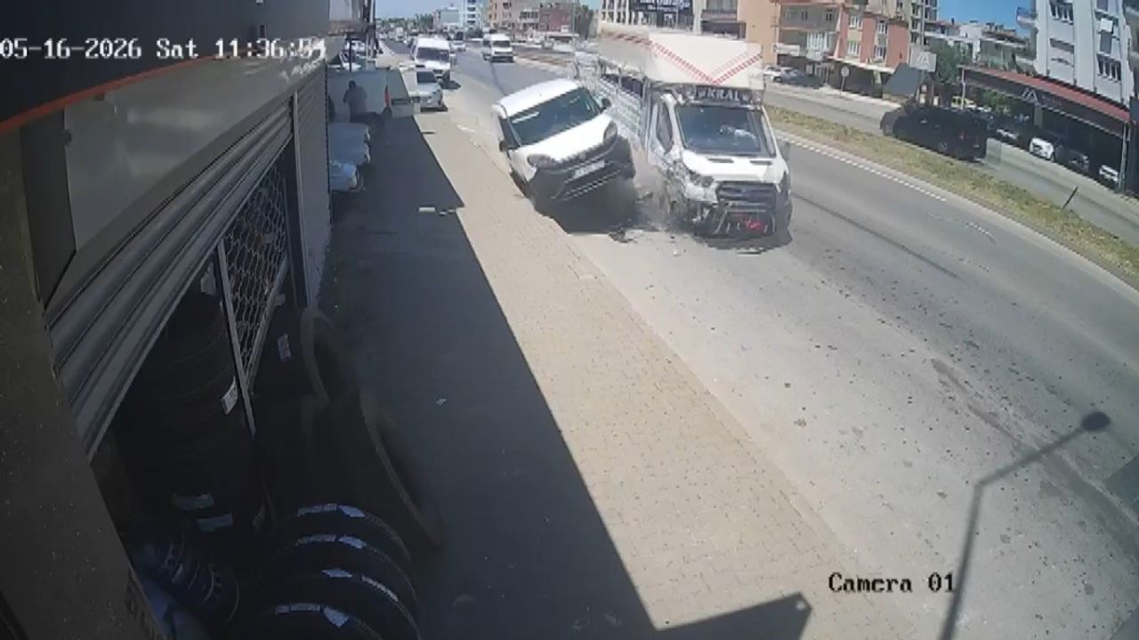 Kamyonetin lastiği patladı, muhtemel facia kılpayı önlendi