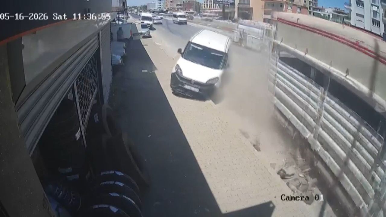 Kamyonetin lastiği patladı, muhtemel facia kılpayı önlendi