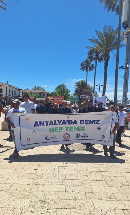 Side’de sahil ve deniz temizliği