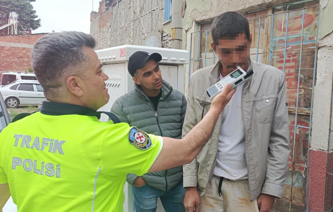 Otomobiliyle pazara giren alkollü ve ehliyetsiz sürücüye 65 bin TL ceza