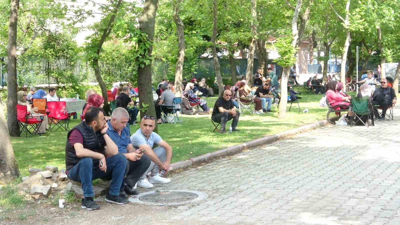Isparta’da öğrenciler gelecekleri için yarıştı, aileler kapıda ter döktü