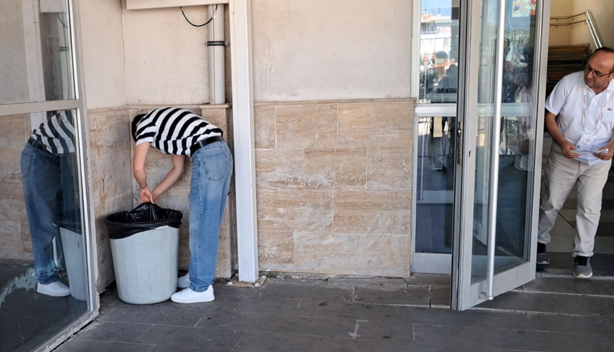 Görevlilerin 'Koş, çabuk kapı kapandı' uyarısıyla hızlanıp sınava yetişti