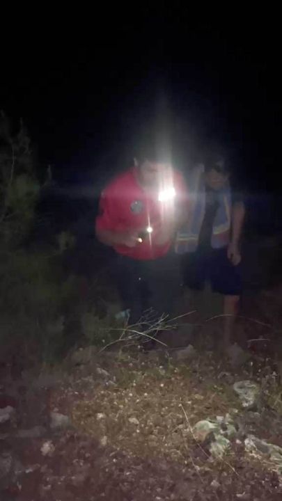 Ormanlık alanda kaybolan 4 arkadaş JAK timi tarafından bulundu