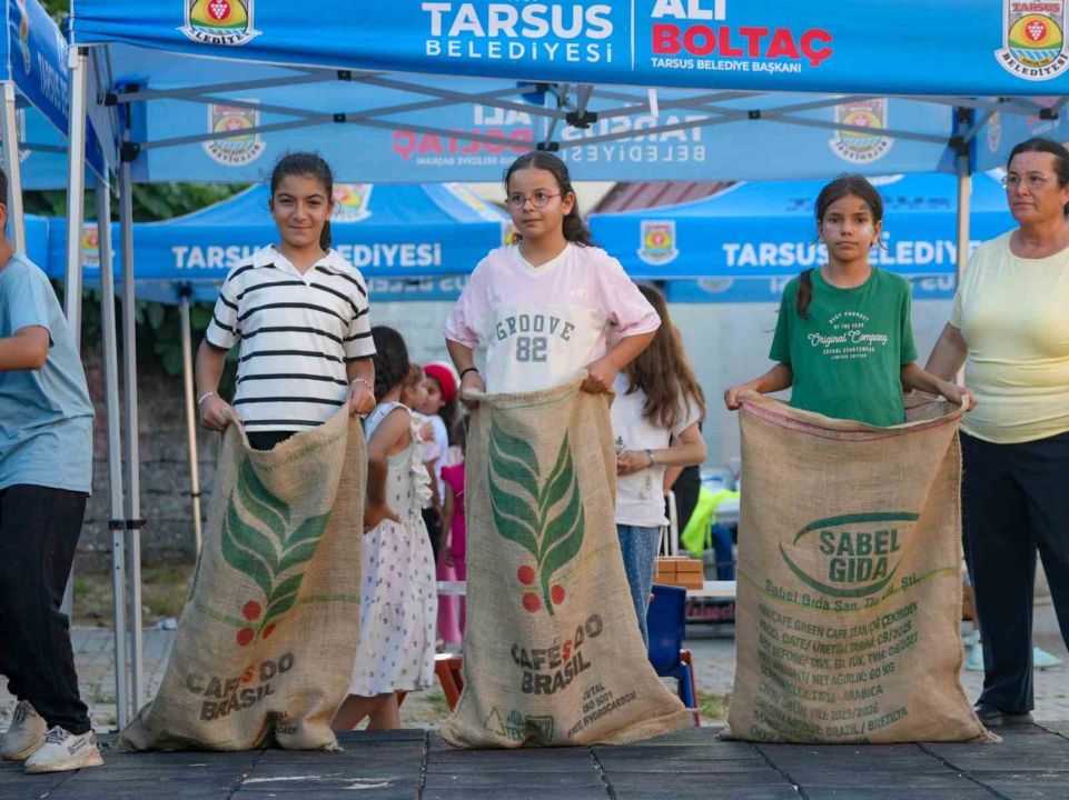 Tarsus’ta çocuklar köy şenliğinde buluştu