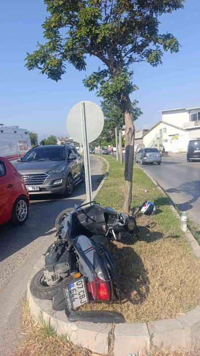 Manavgat’ta otomobil ile motosiklet çarpıştı: 1 yaralı