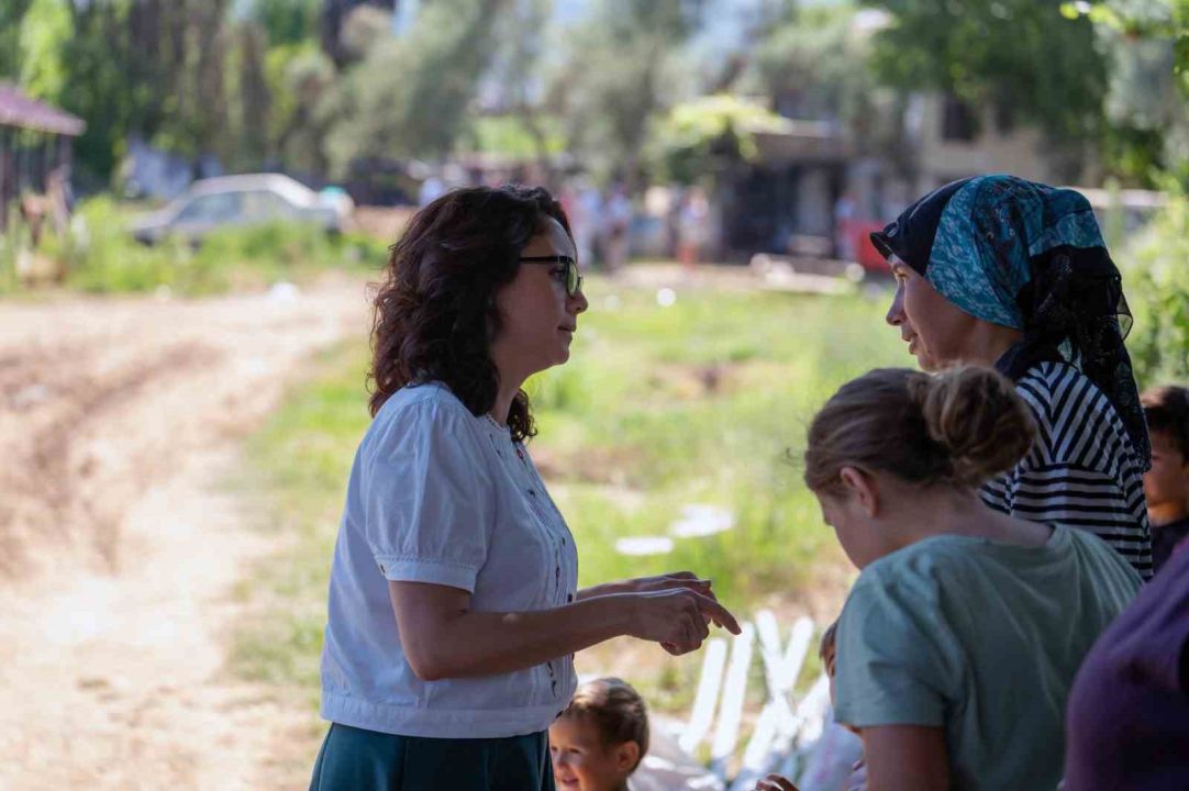 Başkan Köksal Aras yangında evleri zarar gören aileyi ziyaret etti