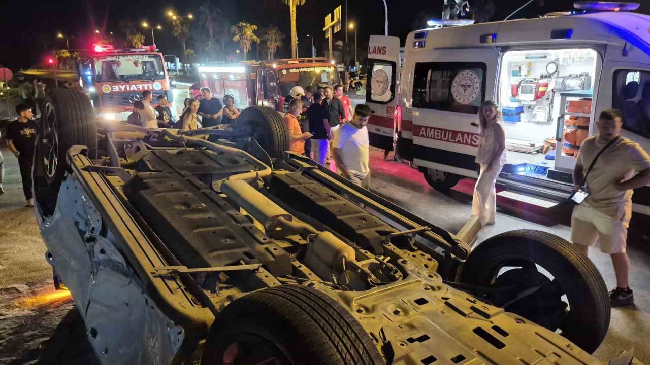 Kavşakta çarpışan otomobil devrildi: 1 yaralı