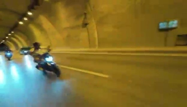 Motosikletli gence çarpıp kask kamerası görüntülerinin silindiği iddiası