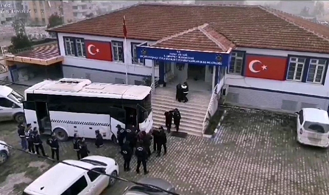 Göçmen kaçakçılarına operasyon