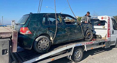 Otomobil köprüden dereye uçtu: 2 yaralı