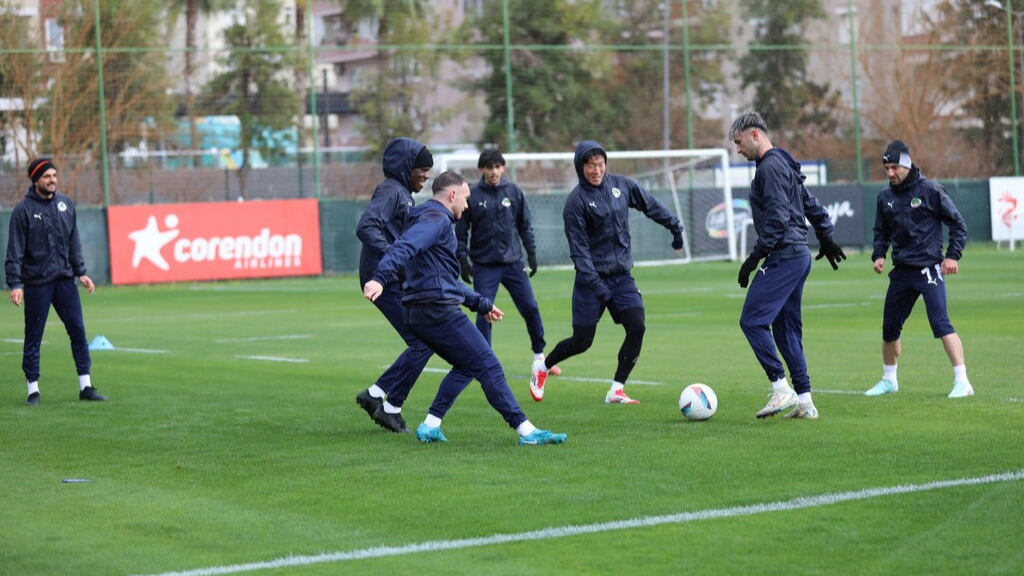 Alanyaspor, Antalyaspor hazırlıklarına başladı