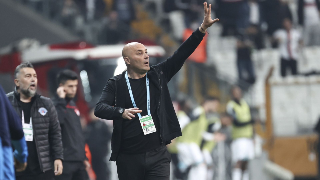 Alanyaspor Sami Uğurlu İle Yolları Ayırdı