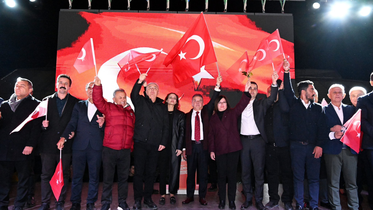 CHP Antalya’dan Miting Gibi Eylem