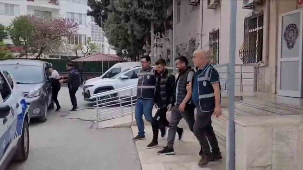 Hapis cezasıyla aranan 3 hükümlü yakalanıp cezaevine gönderildi