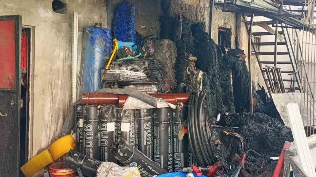 Sanayi Sitesinde Korkutan Yangın! İtfaiye Kısa Sürede Kontrol Altına Aldı