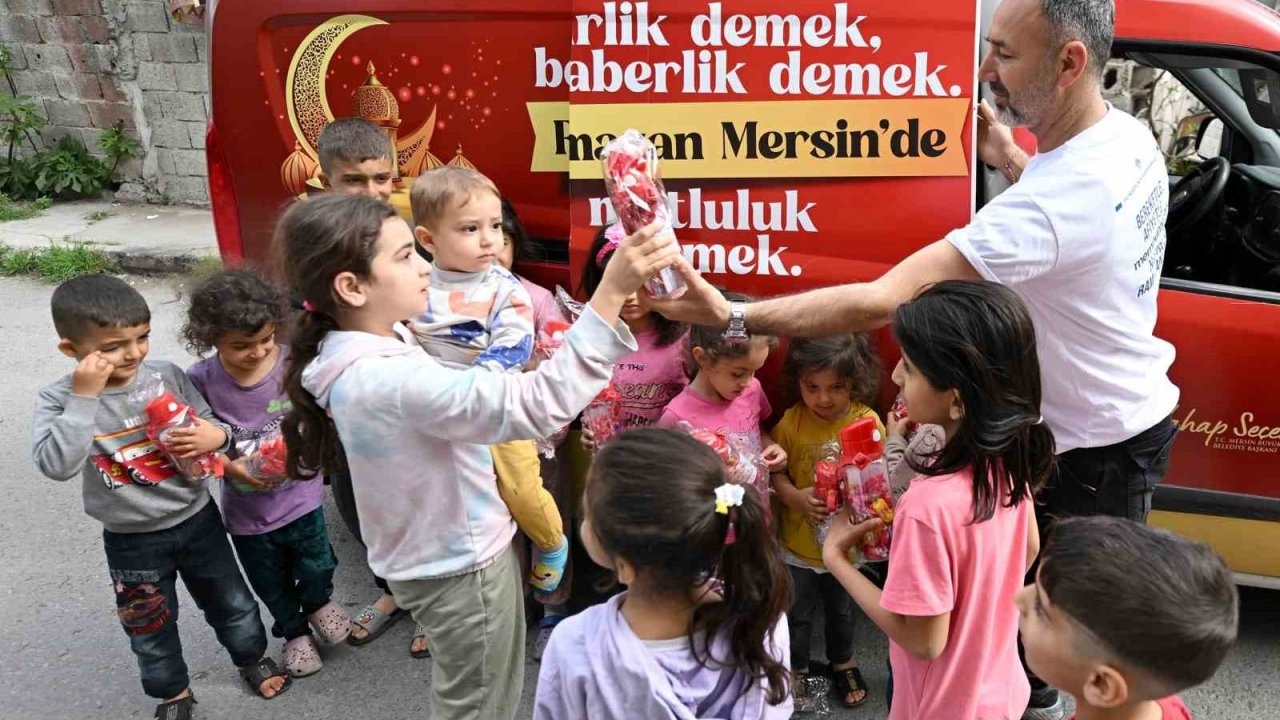 60 Bin Çocuğa Bayram Hediyesi ’Suluk ve Şeker’ Dağıtıldı