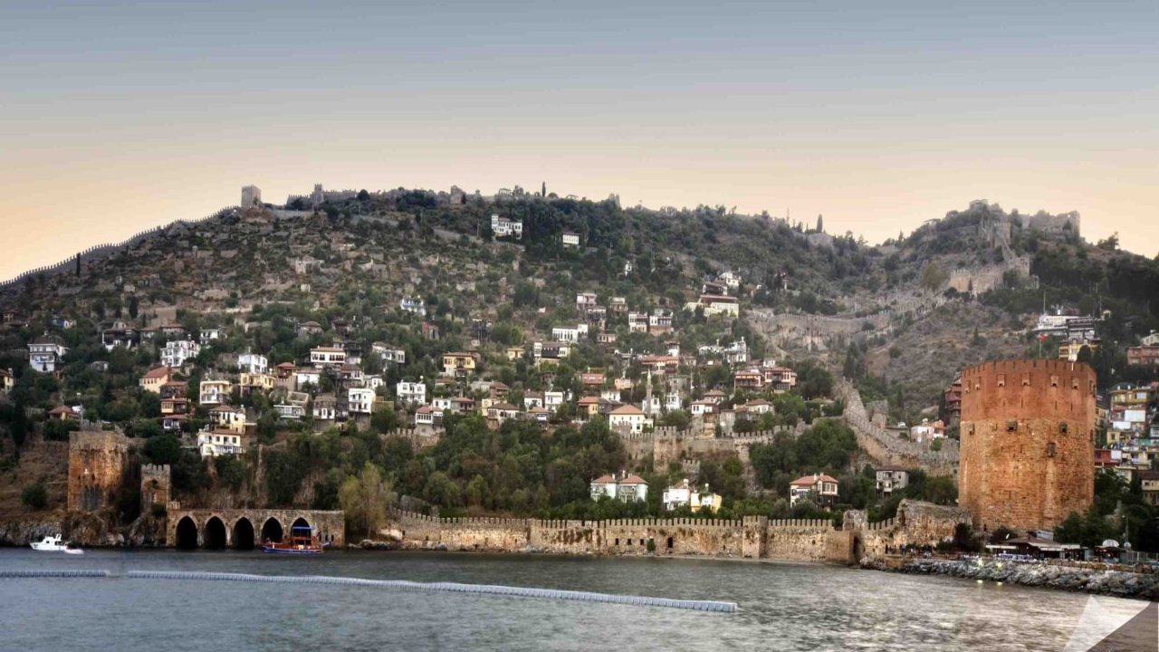 Turistlerin Gözdesi Alanya Kalesi