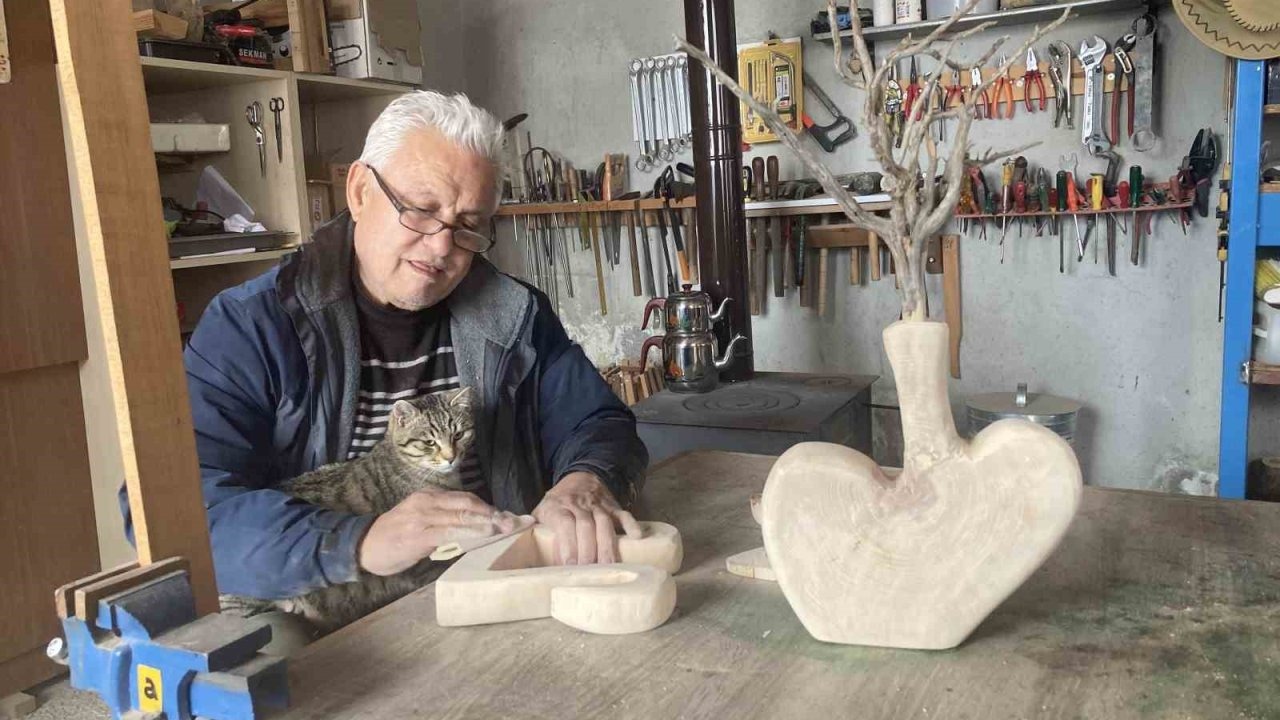 Pandemide Başlayan Hobi ile Köy Evini Sanat Galerisine Dönüştürdü