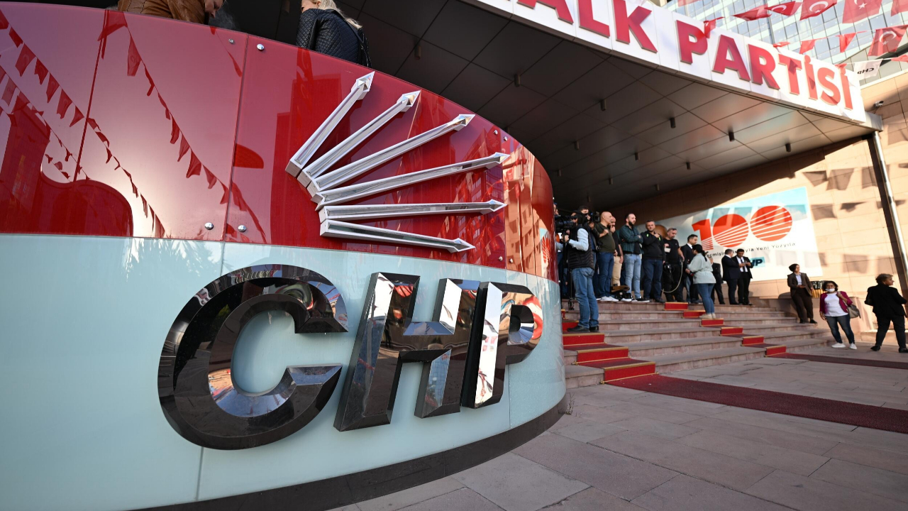 CHP Genel Merkezi'nde imza kampanyası