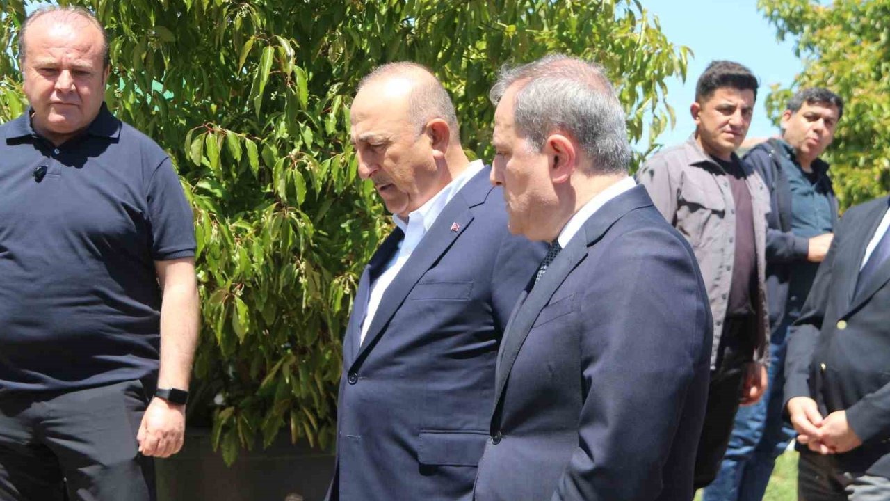 Azerbaycan Dışişleri Bakanı’ndan Mevlüt Çavuşoğlu’na taziye ziyareti