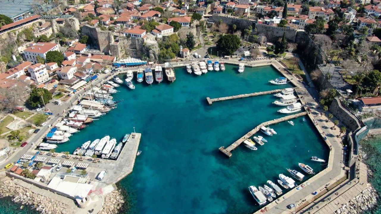 Antalya’da yangın tedbirleri yetersiz olan 174 turistik tesisin ruhsatı askıya alındı