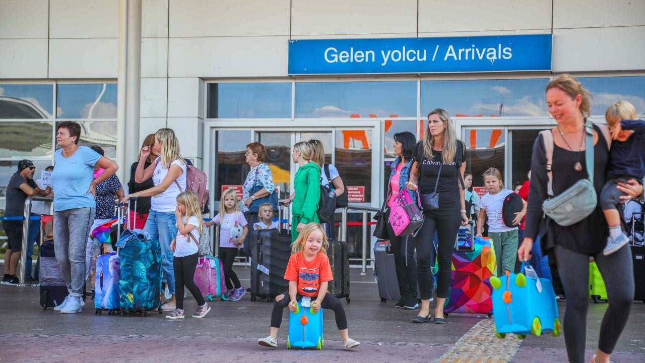 Antalya turizmi 4 milyonu aştı