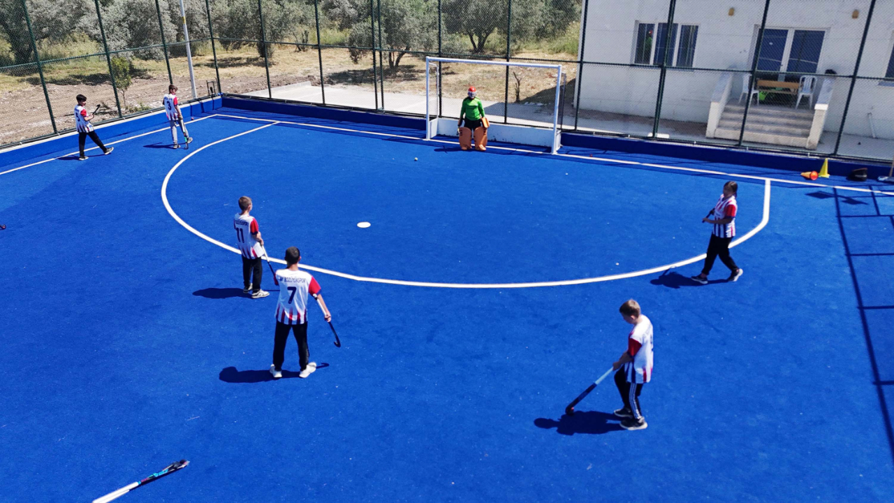 Muğla'da öğrenciler modern çim hokeyi sahasına kavuştu