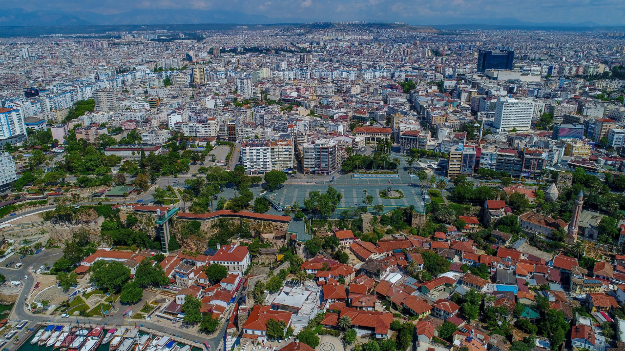 Antalya’da Kiralar Neden Düşmüyor