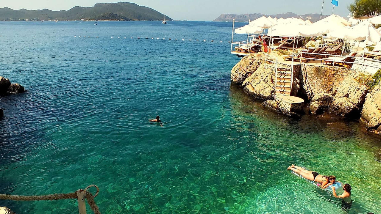Kaş Tatilinde Mutlaka Ziyaret Edilmesi Gereken O Plaj!