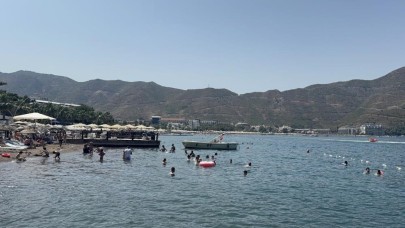 Denizde boğulma tehlikesi geçiren şahıs hastaneye kaldırıldı