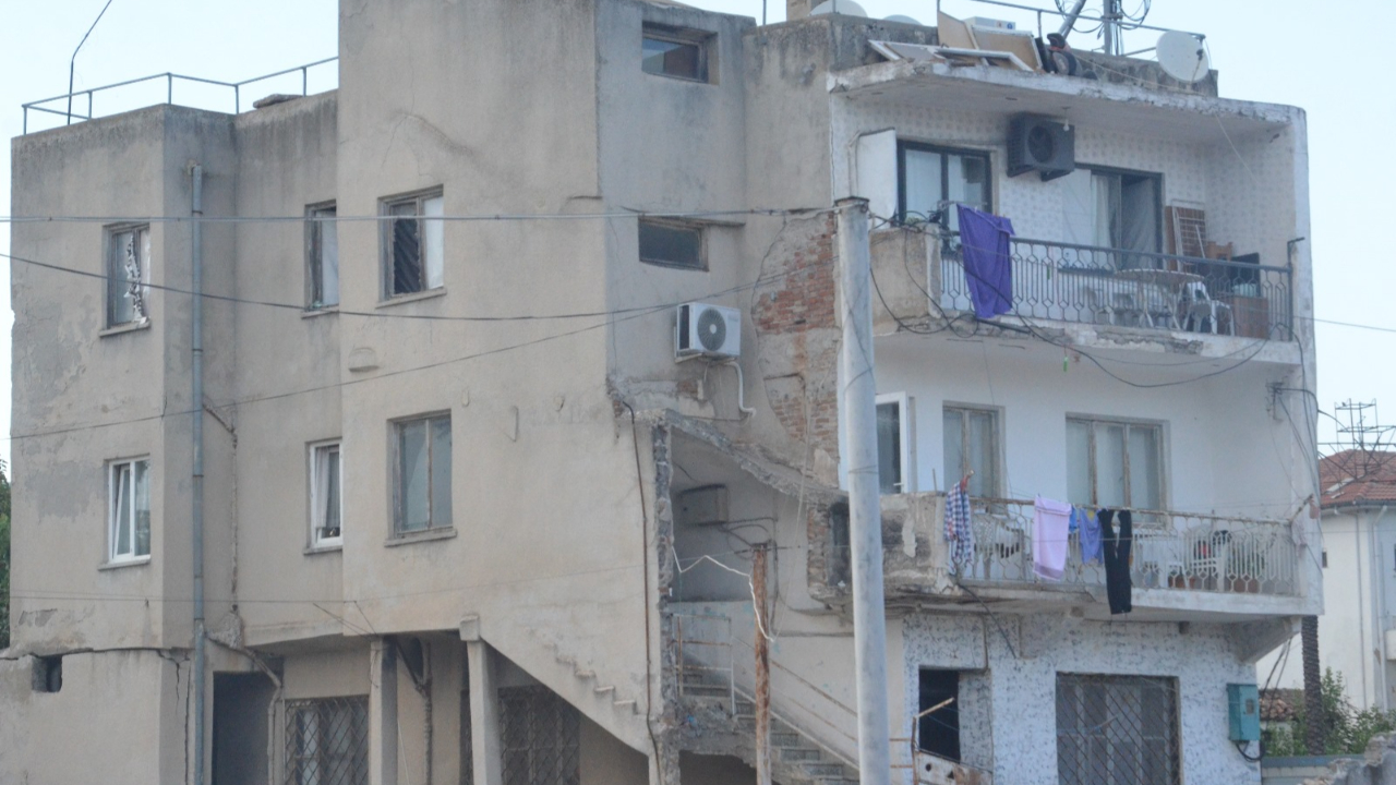 Antalya’nın Kalbinde Çökme Riski Altında Yaşam